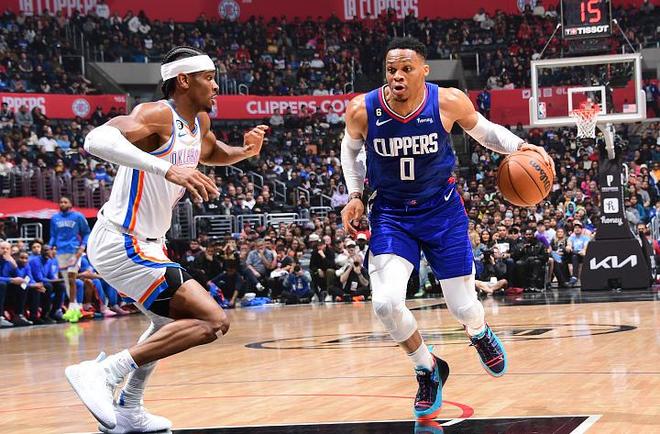 迫使湖人在 迫使湖人在