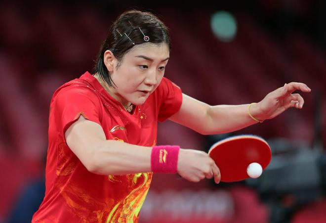 被认为是中 被认为是中